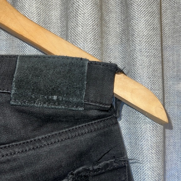 Lucky Brand High-Rise Raw Hem Distressed Black Skinny Jeans Size 6 / 28 Women’s - Picture 6 of 9
